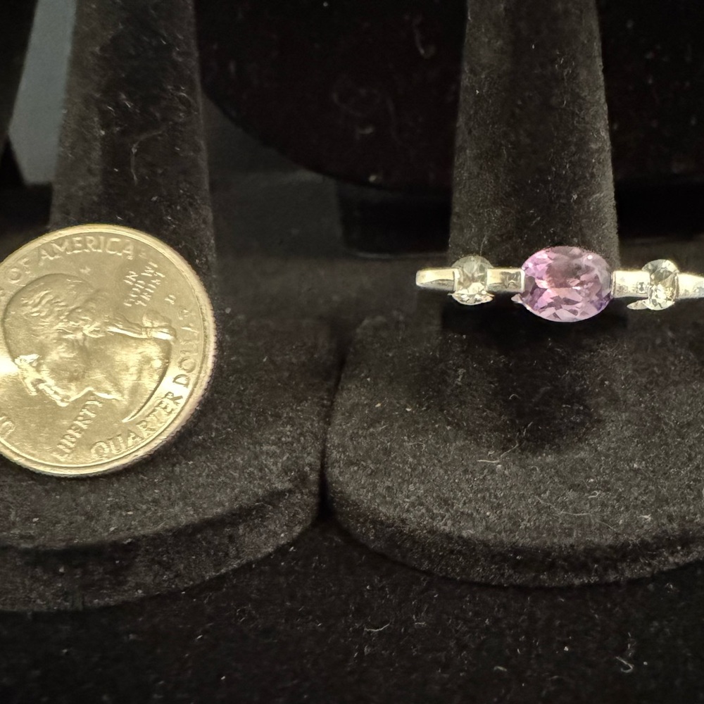 Elegant‎ Sterling Silver and Purple Amethyst Gemstone Ring - Picture 5 of 8